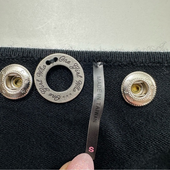 One Girl Who Sweater Women’s Small Black Colorful Snap Embellished Long Sleeve - Picture 4 of 9